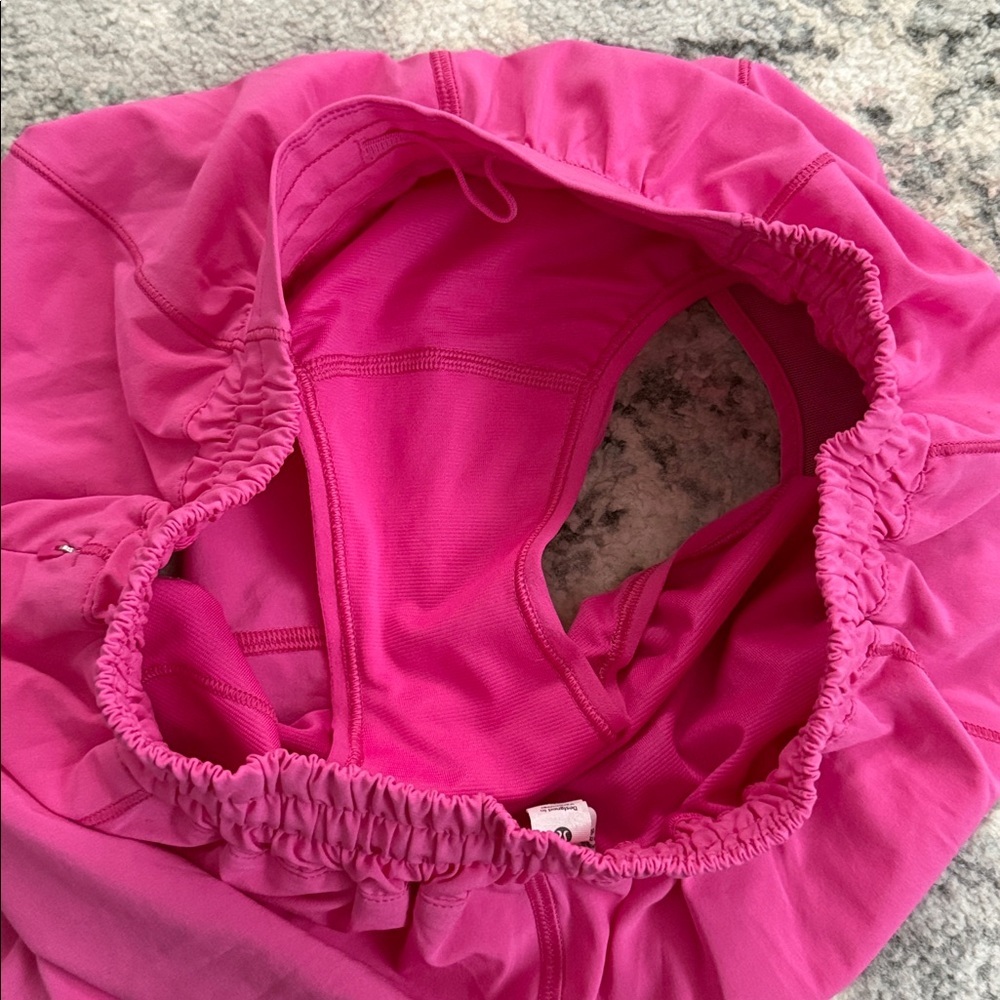 Lululemon Hotty Hot Low Rise Short 4" in Sonic Pink - Picture 6 of 8